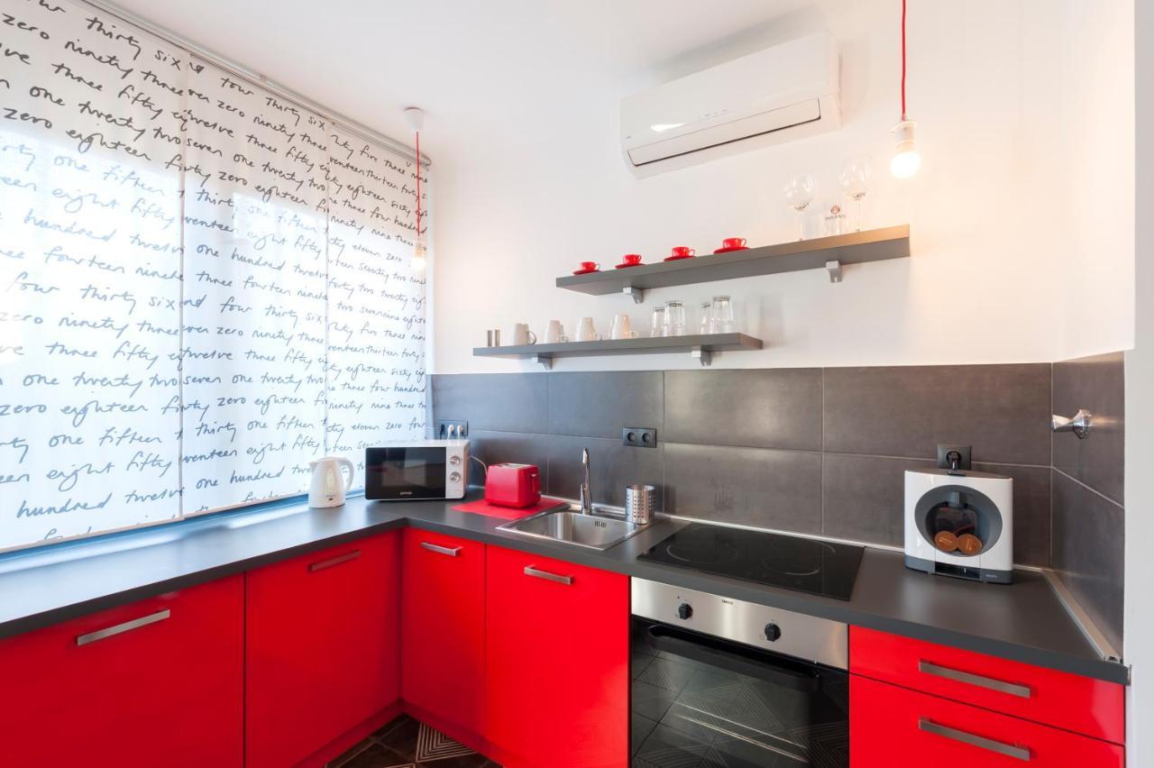 New Design Apartment By Gozsdu Court ブダペスト エクステリア 写真