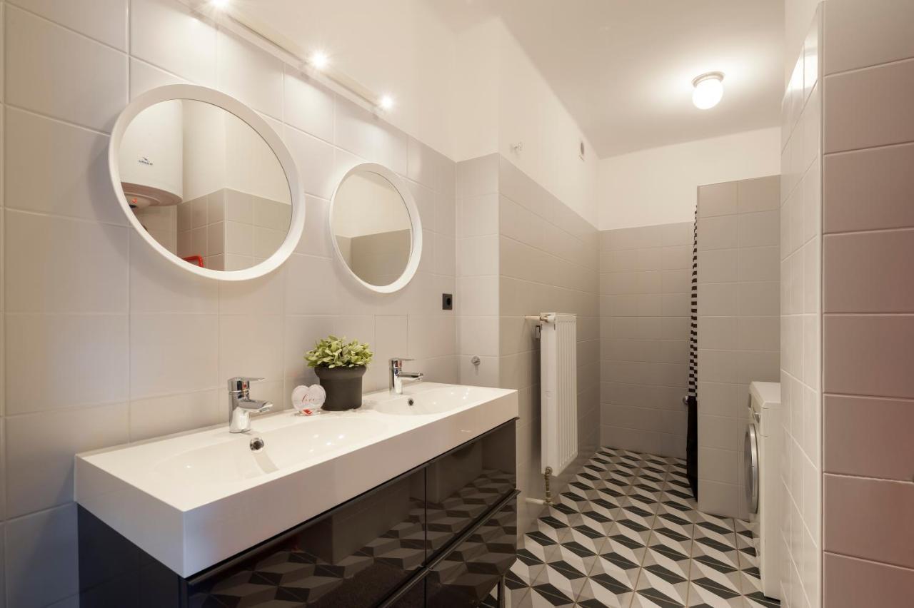 New Design Apartment By Gozsdu Court ブダペスト エクステリア 写真