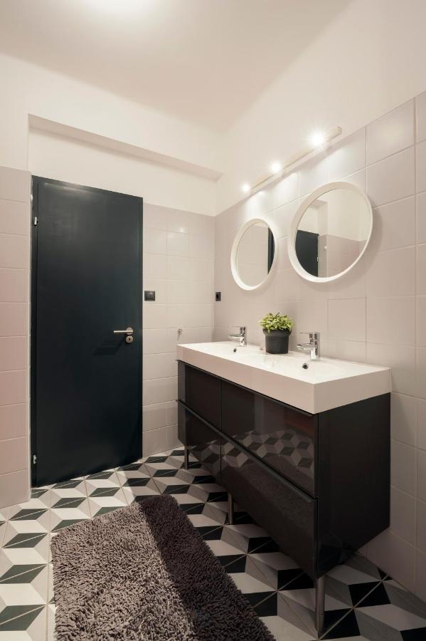 New Design Apartment By Gozsdu Court ブダペスト エクステリア 写真
