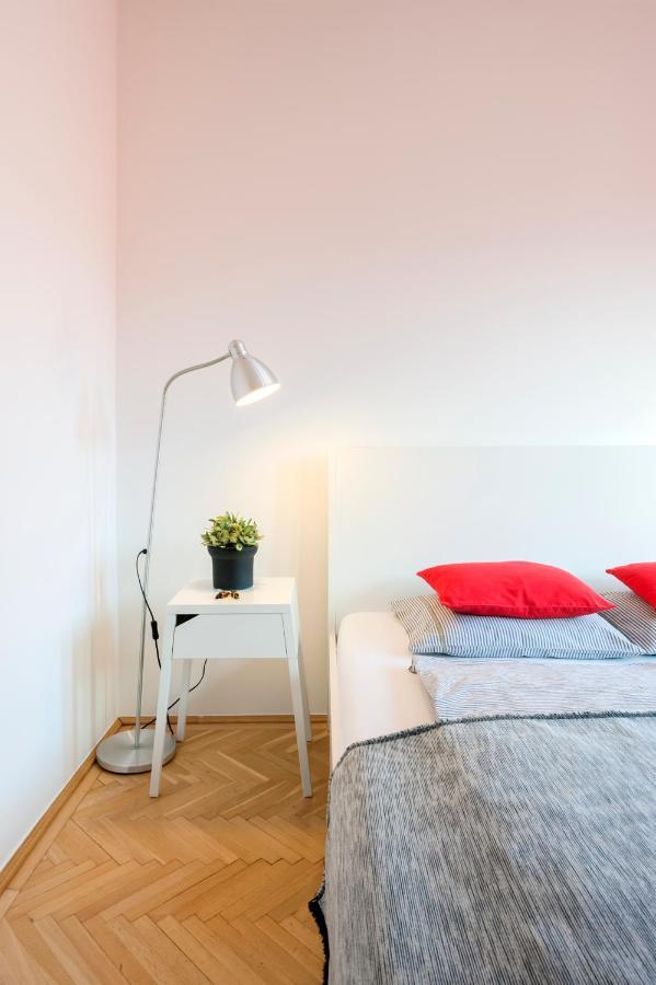 New Design Apartment By Gozsdu Court ブダペスト エクステリア 写真